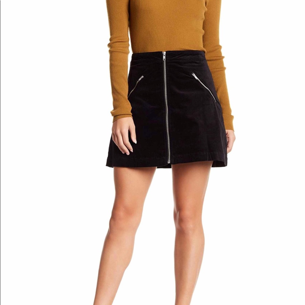 Abound Velveteen Moto Skirt NWT size Small